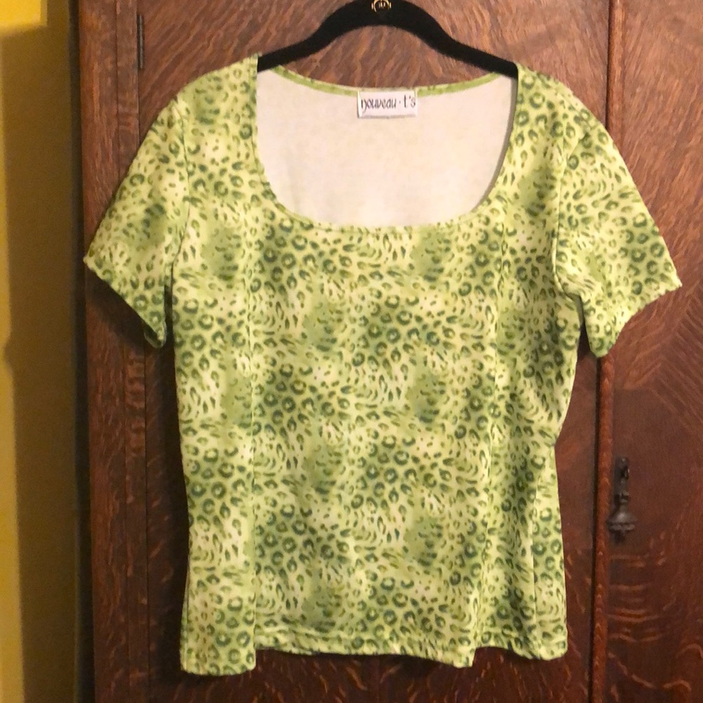 Women’s short sleeve Green printed top